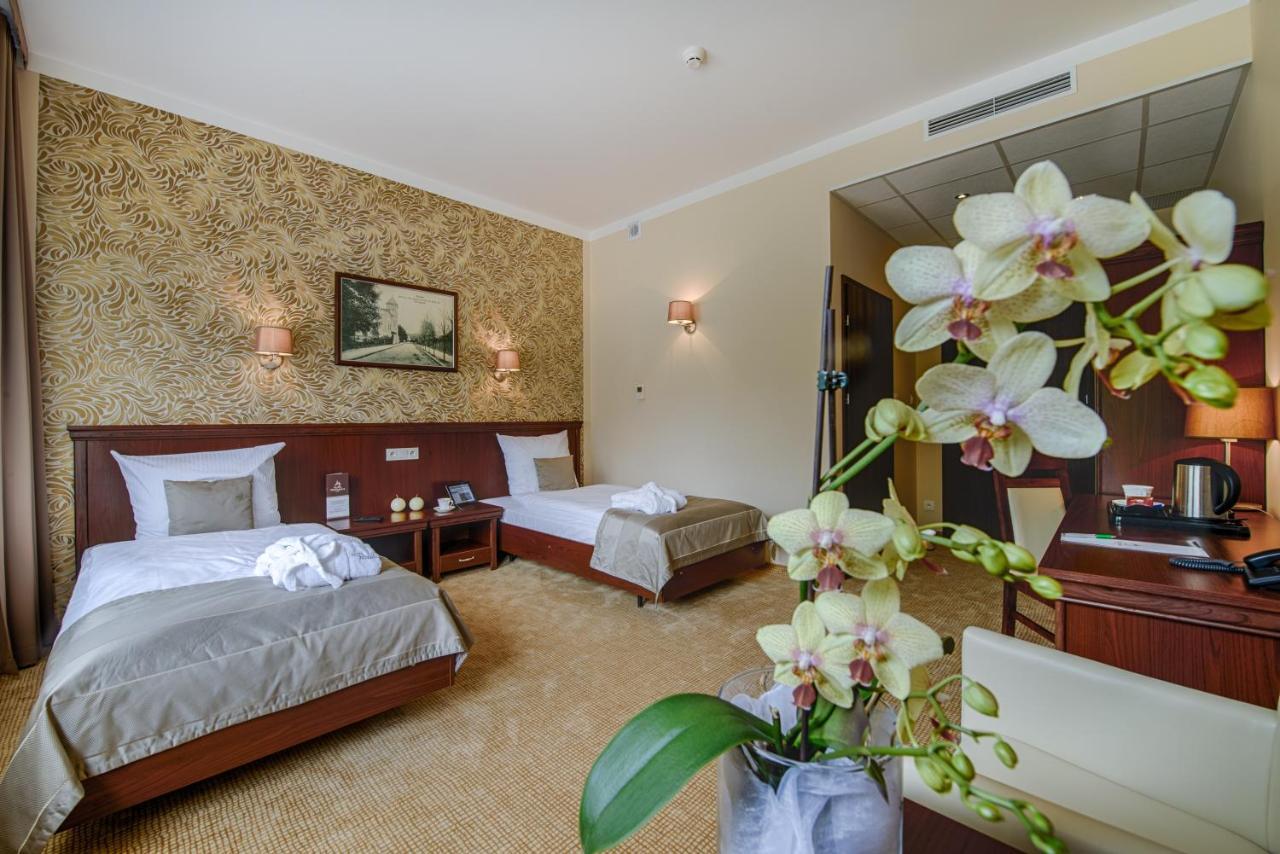Hotel Trzebnica Cameră foto